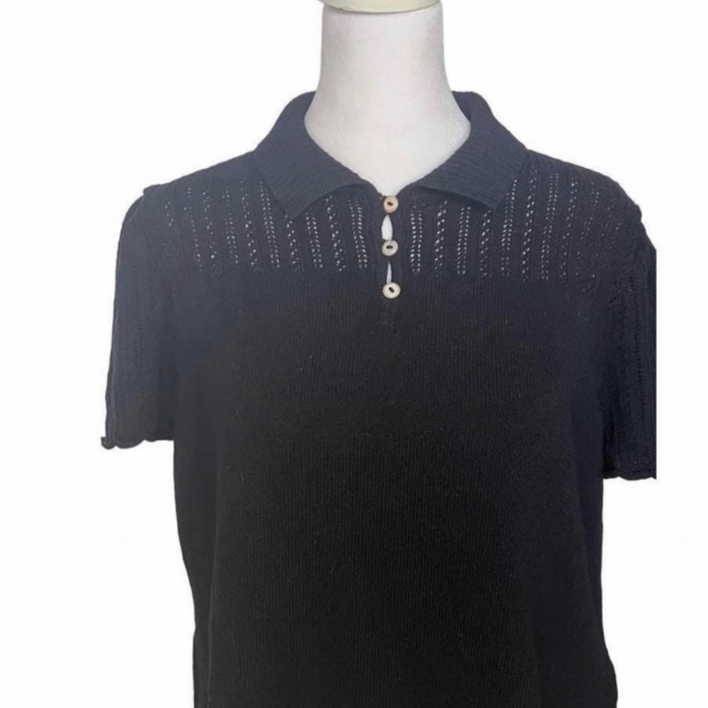 ST JOHN SPORT short sleeve sweater. Size Medium Like New Condition
